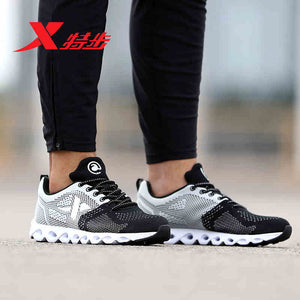 Men's Mesh Breathable Light Running Shoes